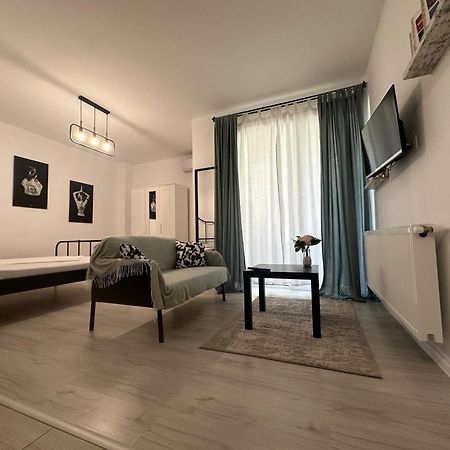 Garsoniera In Complex Rezidential Lägenhet Bukarest Exteriör bild