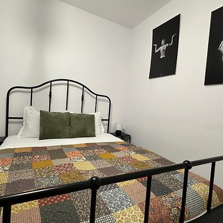 Garsoniera In Complex Rezidential Lägenhet Bukarest Exteriör bild