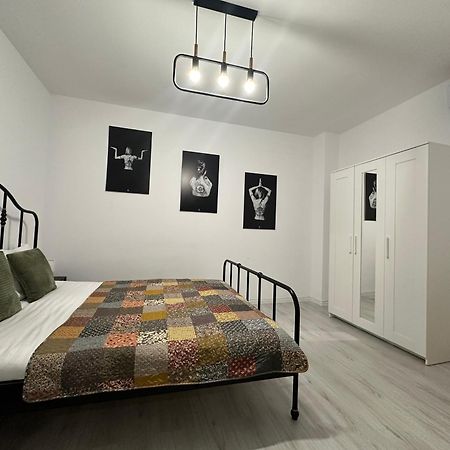 Garsoniera In Complex Rezidential Lägenhet Bukarest Exteriör bild